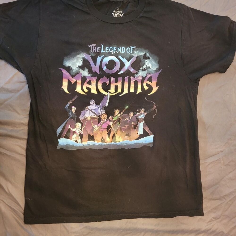 Hot-topic Men's Burgundy and Navy T-shirt